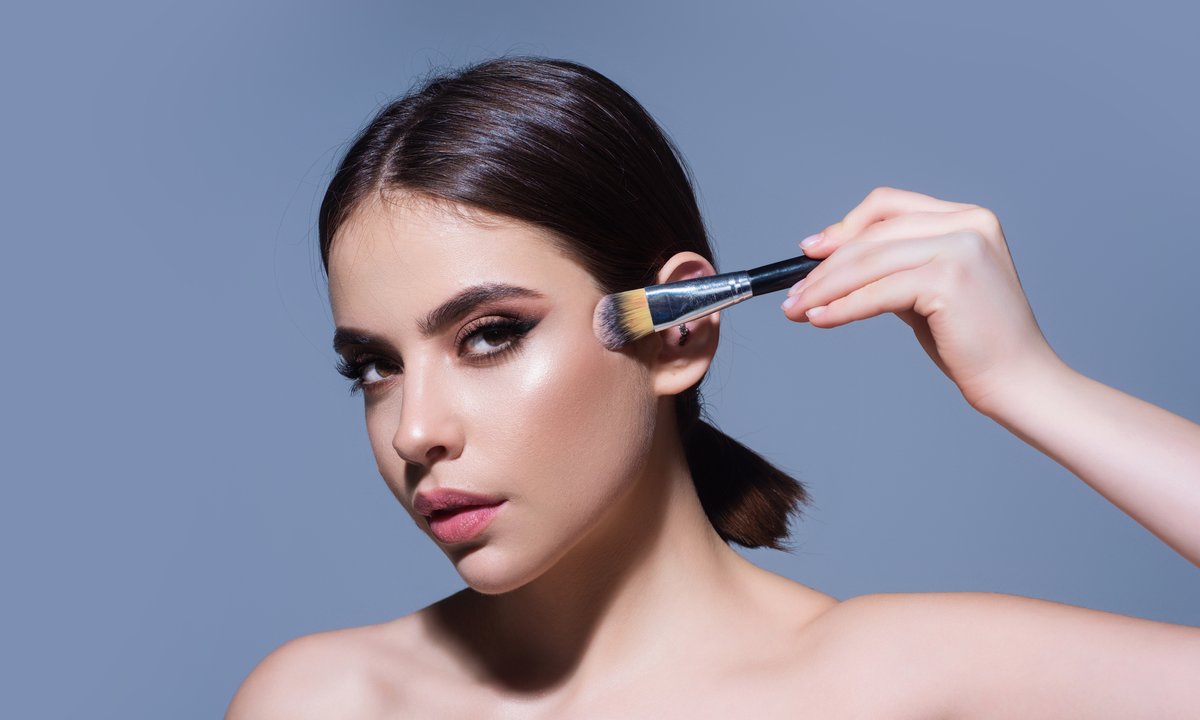 Po tym podkładzie buzia wygląda jak po wygładzającym retuszu. To pewniak z drogerii za 18 zł