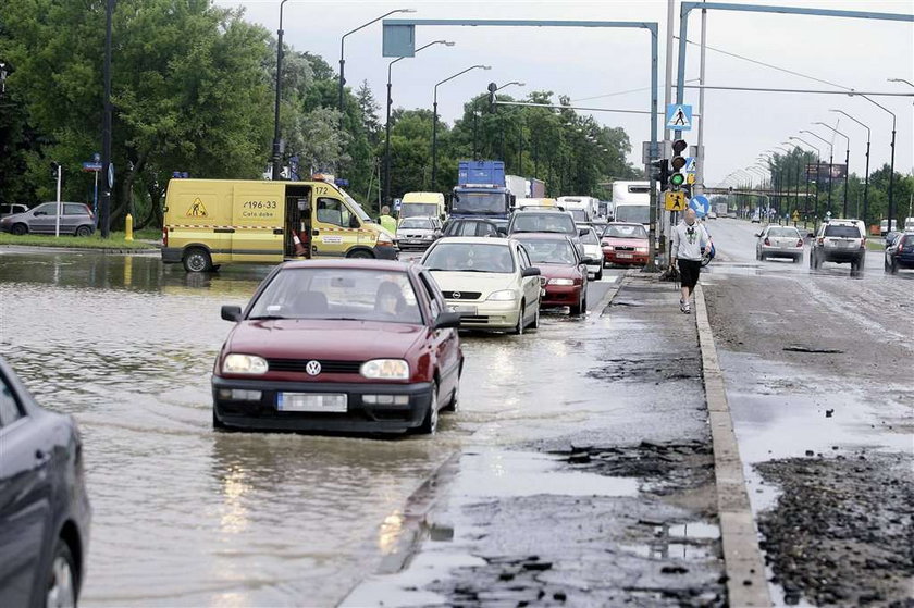 Warszawa podtopiona po deszczu