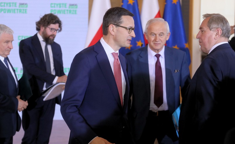 Morawiecki ocenił, że przykład SO w Krakowie jest "szczególnie znamienny" i zapowiedział, że będzie zachęcał wiceprzewodniczącego Komisji Europejskiej Fransa Timmermansa, "aby się przyjrzał temu przykładowi bardzo uważnie".