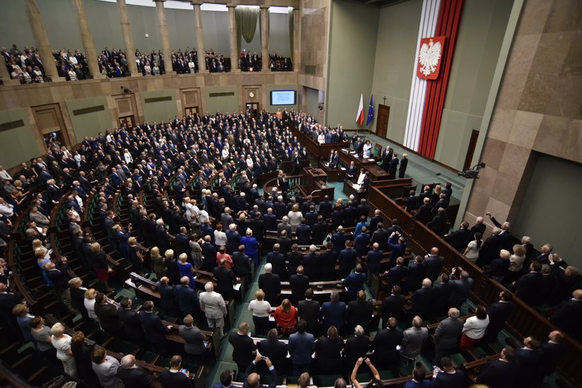 Skandal na zaprzysiężeniu Andrzeja Dudy! Buczenie w ławach PO