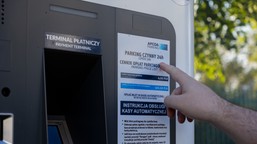 mandaty za parkowanie przed marketami bez mocy prawnej. uokik nałożył na firmę gigantyczną karę