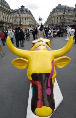 FRANCE-ARTS-COW-PARADE