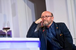 Artur Barciś był bity i dręczony w szkole. Taką karę wymyślili dla niego oprawcy