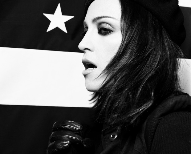 Madonna na zdjęciach z sesji do 'American Life' w 2003 roku