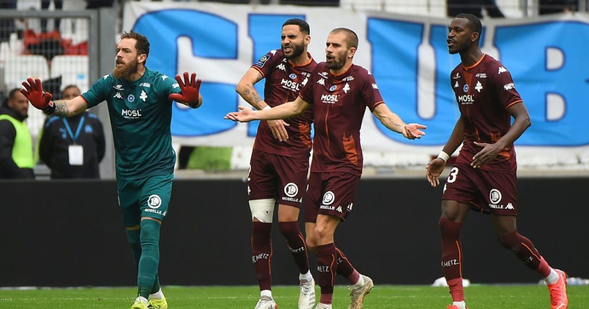 Marsylia trzymana przez 10 mężczyzn Metz w Ligue 1