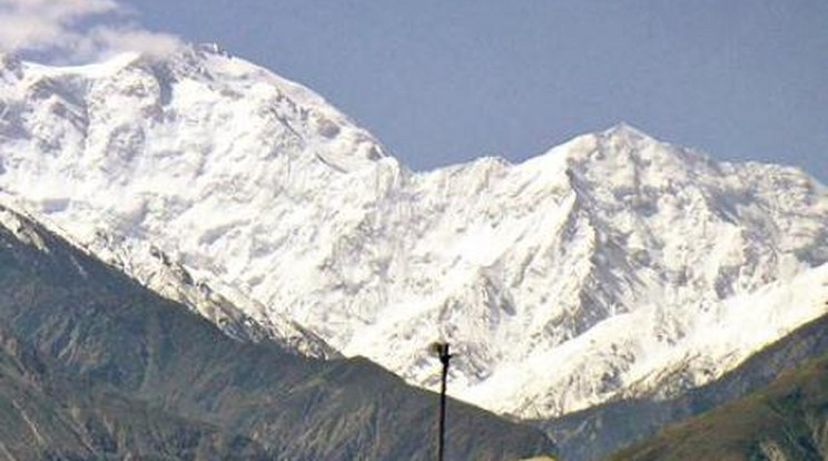 Kilenc hegymászót mészároltak le a Himalájában