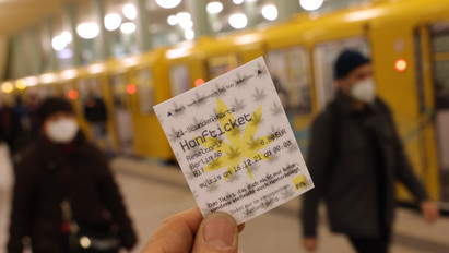 Nem hittük el: a berlini „BKV” ehető, kenderolajos jegyet árul, hogy enyhítsék a karácsonyi szorongást