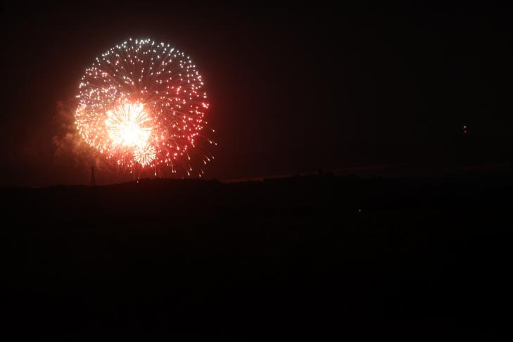 Íme a parádés tűzijáték, amely megkoronázta Mészáros Lőrinc és Várkonyi Andrea esküvőjét /Fotó: Varga Imre