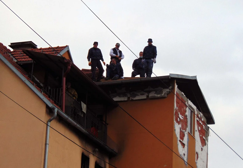 Popravke krova na zgradi u Ulici Miloša Obrenovića