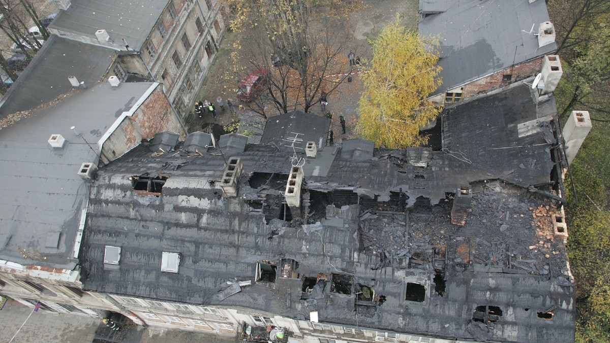 ŁÓDŹ POŻAR W ZABYTKOWEJ KAMIENICY