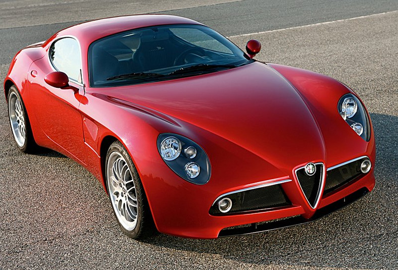 Paryż: Alfa Romeo 8c Competizione oficjalnie!
