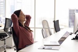 dwa bonusowe dni wolne dla polaków w 2026 roku. premier wydał zarządzenie kalendarz dni wolnych kodeks pracy