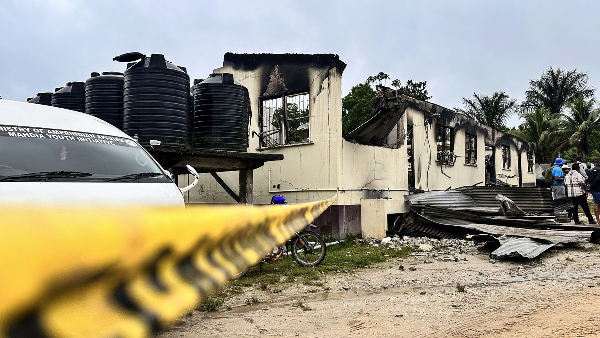 Gujana: Podpaliła szkołę w odwecie za odebranie komórki. Spłonęło 19 dzieci