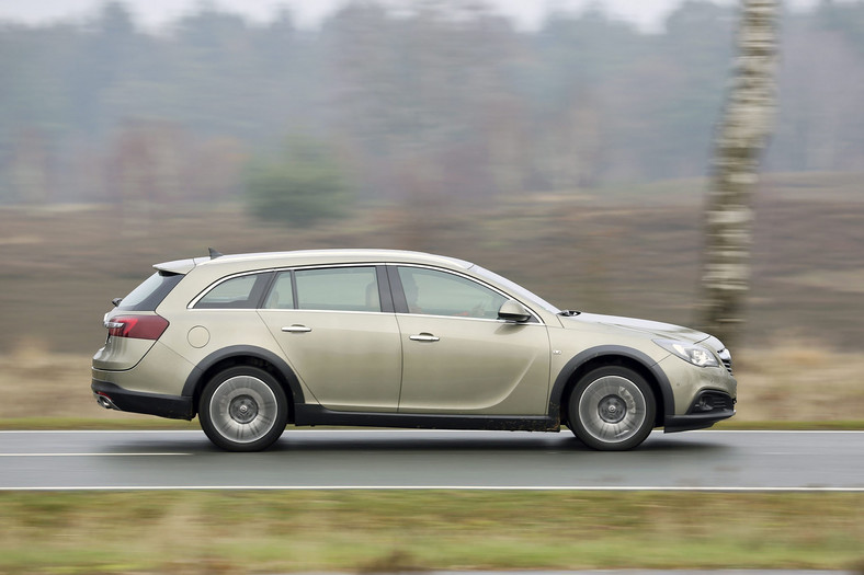 Opel Insignia Country Tourer - lata produkcji 2013-17, cena 54 500 zł