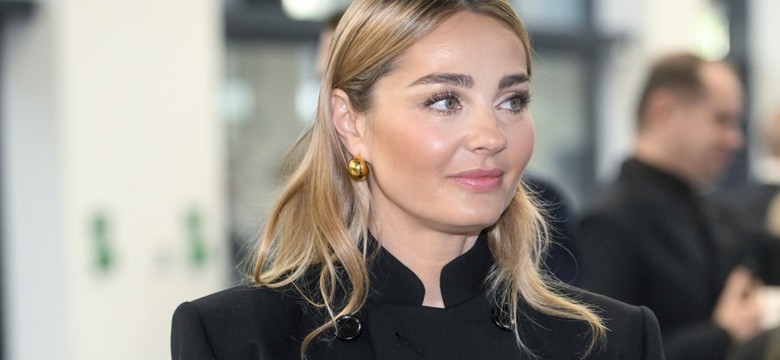 Małgorzata Socha w najmodniejszym swetrze sezonu. Warto mieć ten model w szafie [WIDEO]