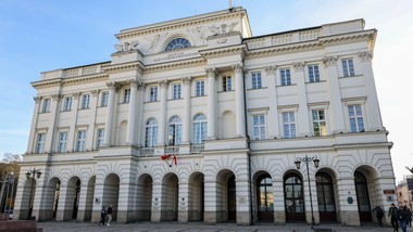 ile zarabia się w pan? asystent za 3513 zł, pracownik badawczo-technic