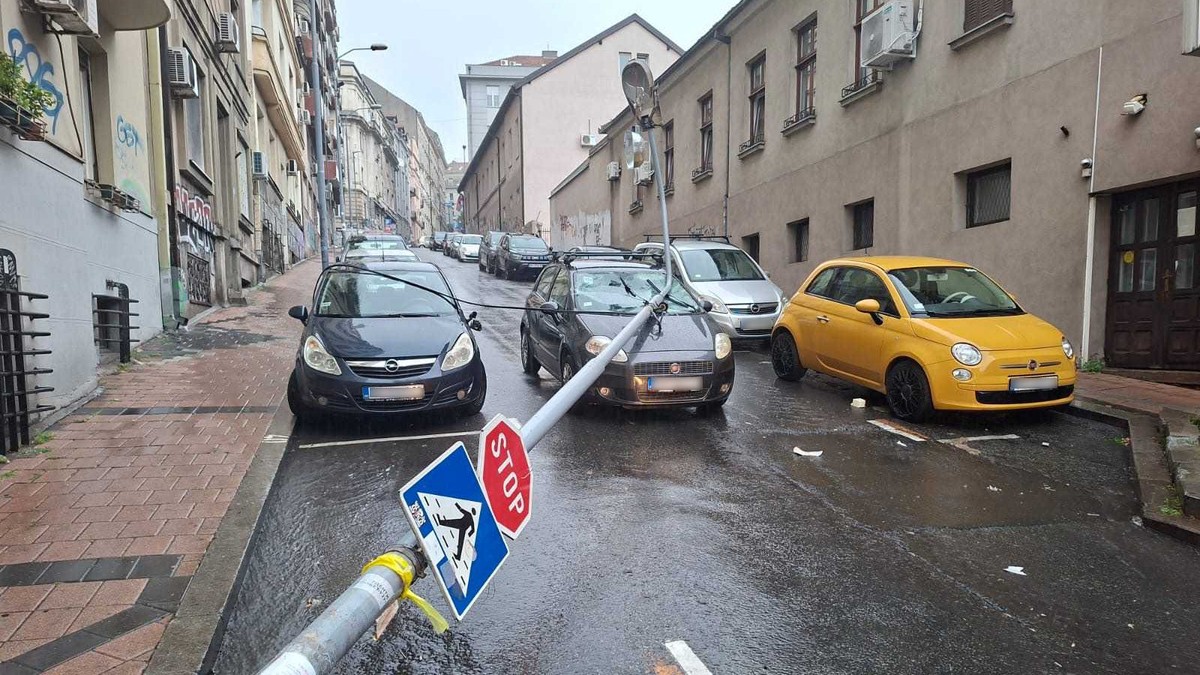 pala bandera u centru Beograda