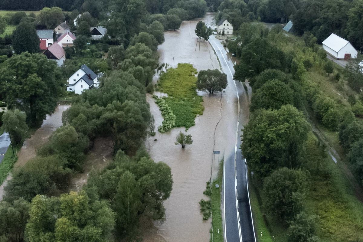  Dramatyczna noc w Kłodzku. Woda wdziera się do kamienic