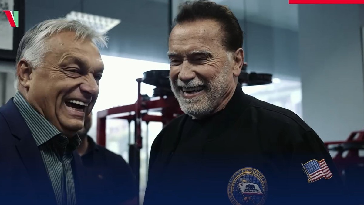 „Ha nincs fájdalom, nincs fejlődés” – Ezt nem láttuk jönni, Orbán Viktort edzette Arnold Schwarzenegger: videó is készült a közös gyúrásról