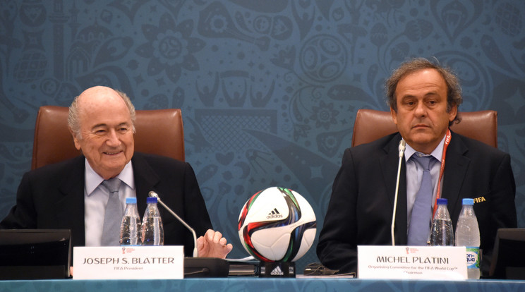 Blatter (balra) és Platini a svájci bíróság előtt felel Fotó: GettyImages