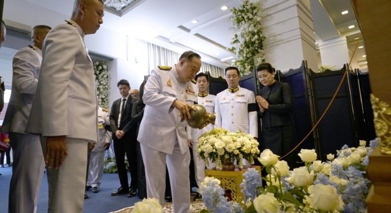 Thailand's business and political elites have turned out to pay their respects to Leicester City chairman Vichai Srivaddhanaprabha