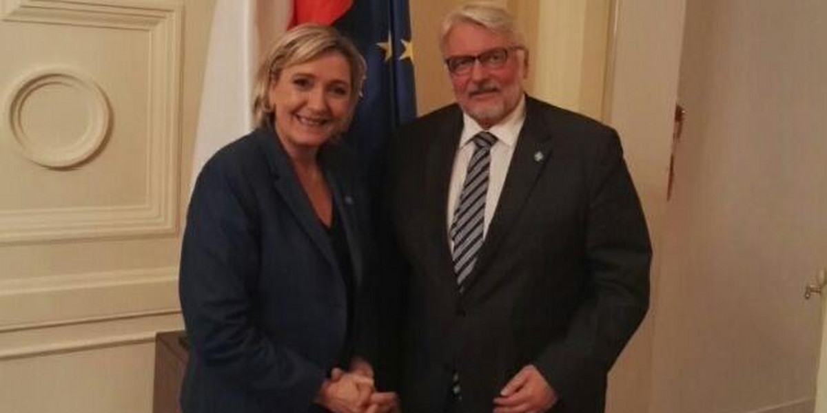 Waszczykowski wydrwiony za zdjęcie z Le Pen