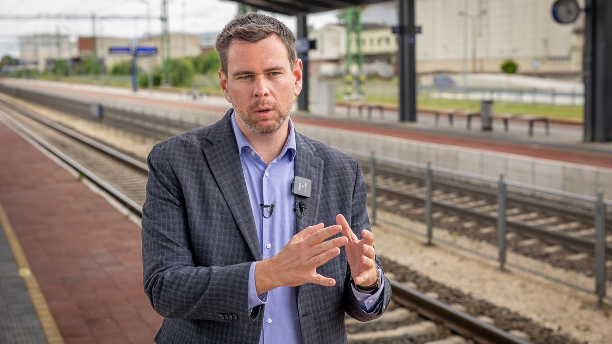 Vitézy Dávid megint odaszúrt Lázár Jánosnak: „Megvannak az augusztusi késési adatok: ismét negatív rekordot döntött a MÁV”