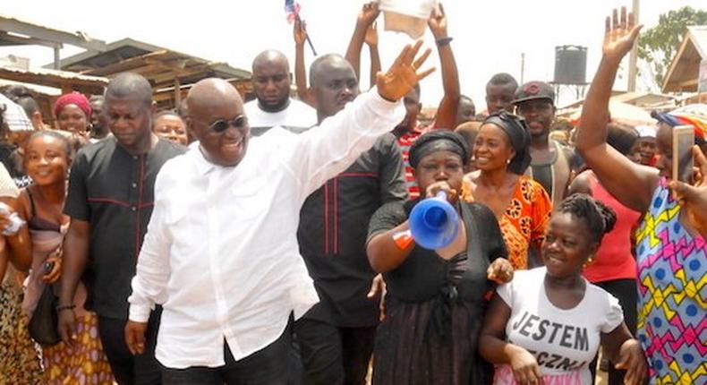 Nana Addo campaigns at Fiapre market, Sunyani