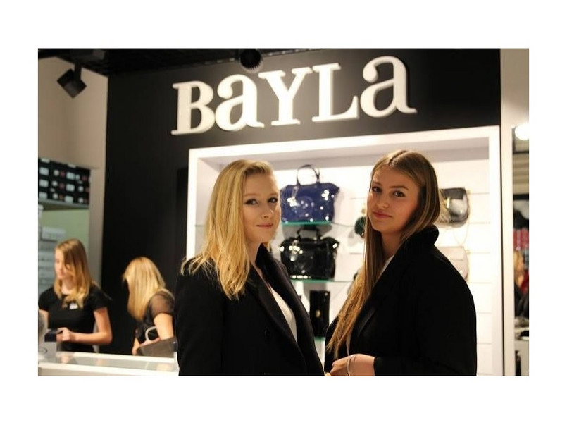Córka prezydenta była gościem specjalnym na otwarciu salonu marki obuwniczej Bayla w Galerii Krakowskiej...