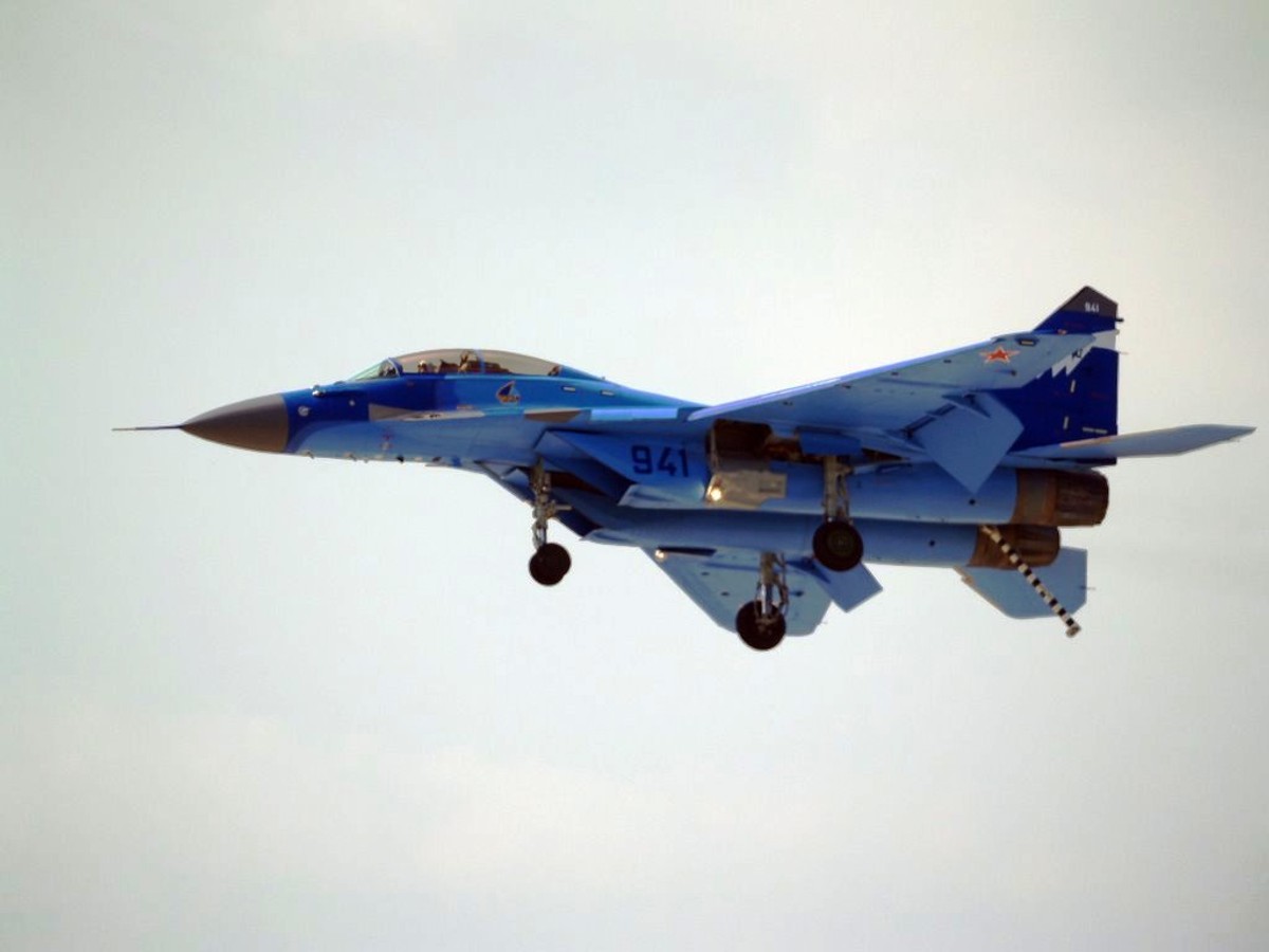 myśliwiec MIG-35