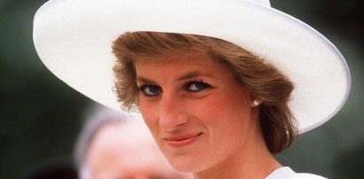 Tak dziś prezentuje się sobowtórka Lady Diany. Czy Diana wyglądałaby identycznie w wieku 60 lat?
