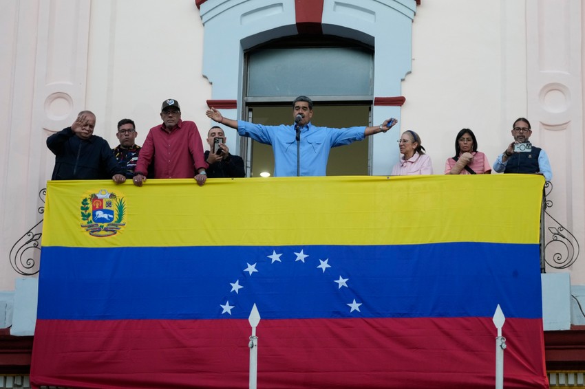 Maduro se obraća pristalicama iz predsedničke palate u Karakasu 30. jula