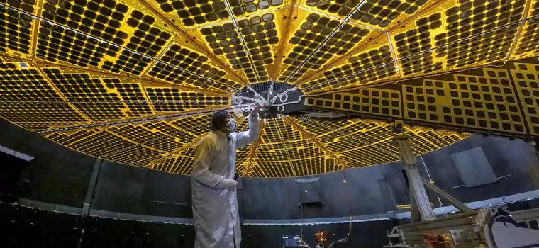 NASA pokazuje ogromne "solarne skrzydła" sondy Lucy. Statek udanie przeszedł kluczowy test