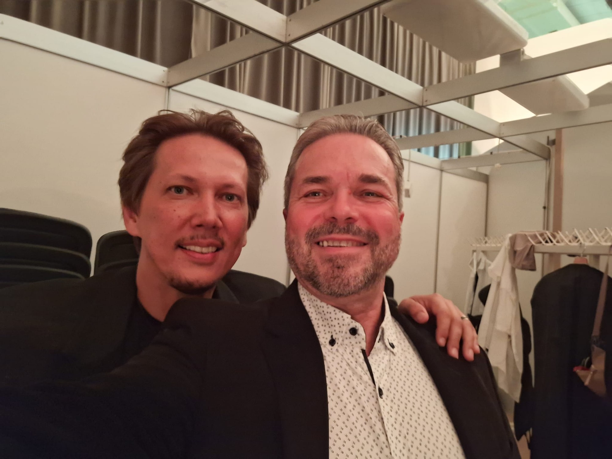 Spevák Peter Cmorik a Ludo Kuruc.