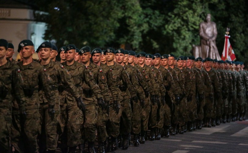 Nocna próba przed defiladą