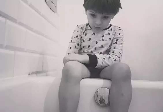 Kołakowska pokazuje zdjęcie syna, który obserwuje ją w kąpieli. Zbyt intymne?