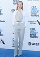 Az Oscar előestéjén tartott Independent Sipirt gálán Amanda Seyfried egy ultravagány Givenchy szerelésben flancolt