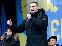 Milicja otacza centrum Kijowa. Będą odbijać budynki rządowe? ZDJĘCIA