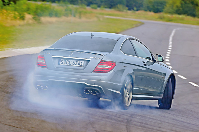 BMW M3 kontra Mercedes C 63 AMG: pojedynek  na wysokich obrotach