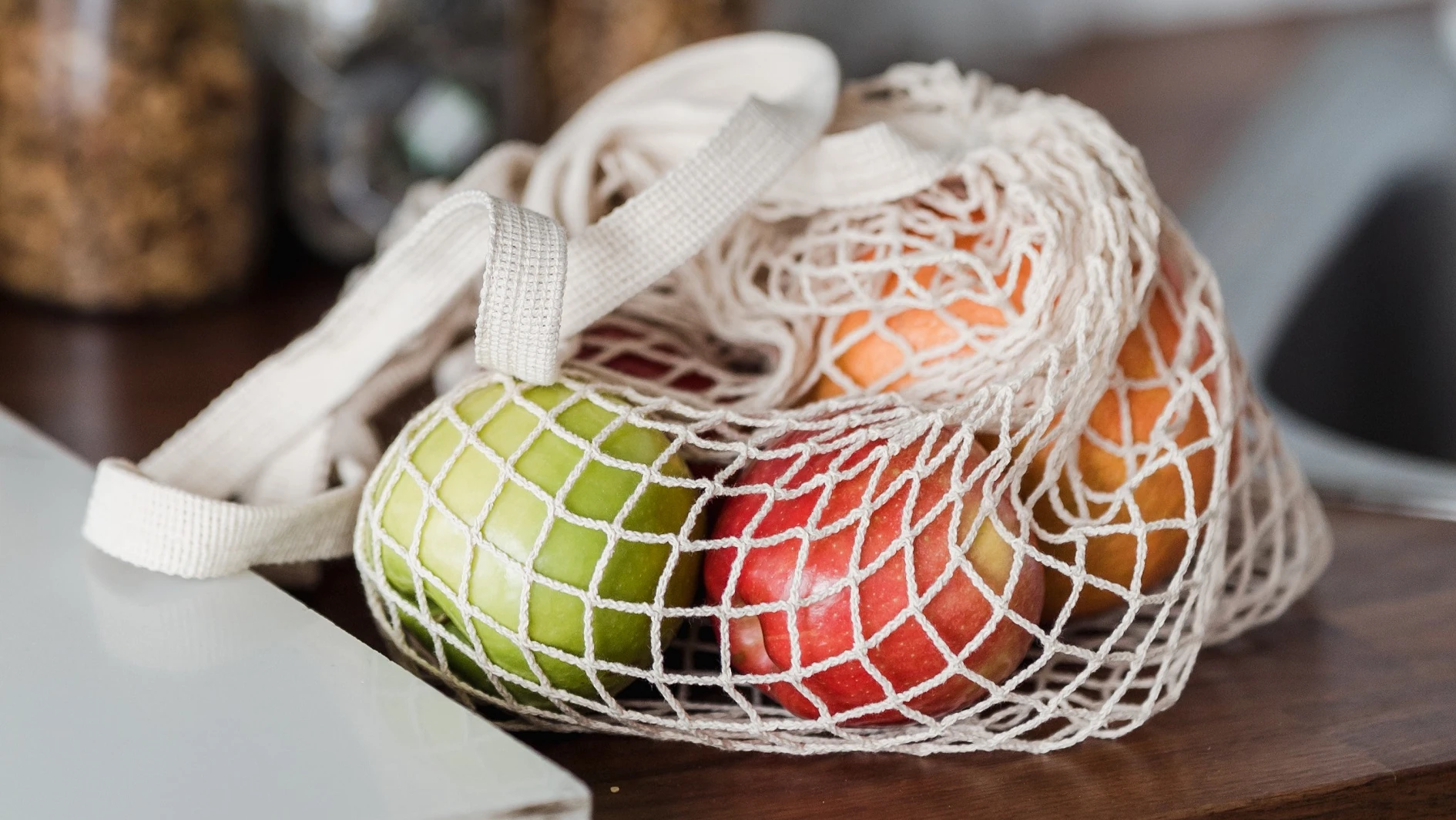 TYTUŁ OBRAZKA Pokaż mi swoją torbę na zakupy, a powiem Ci kim jesteś.