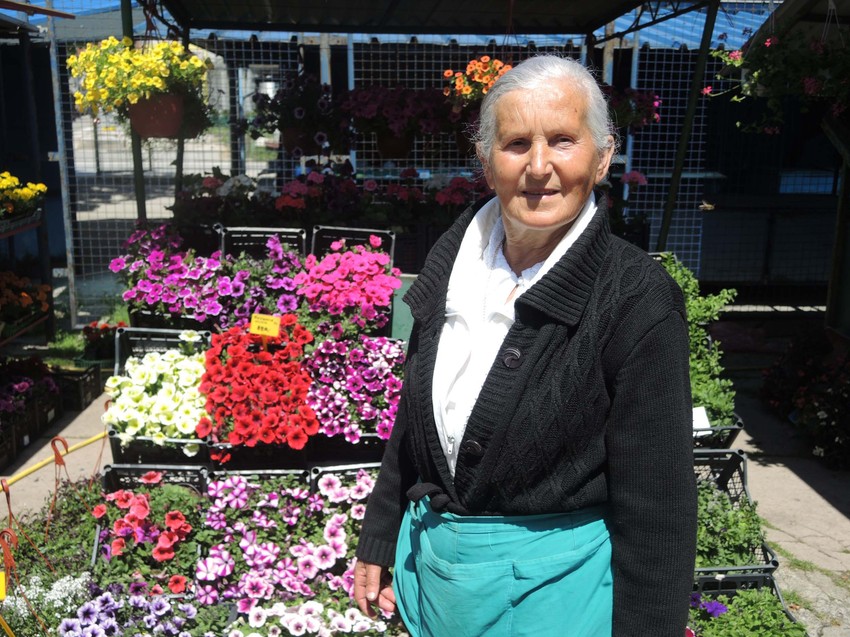 Mlade Požežanke zaokupljene cvećem, nijednu ne zanima povrće: Saja za "Blic" otvorila dušu