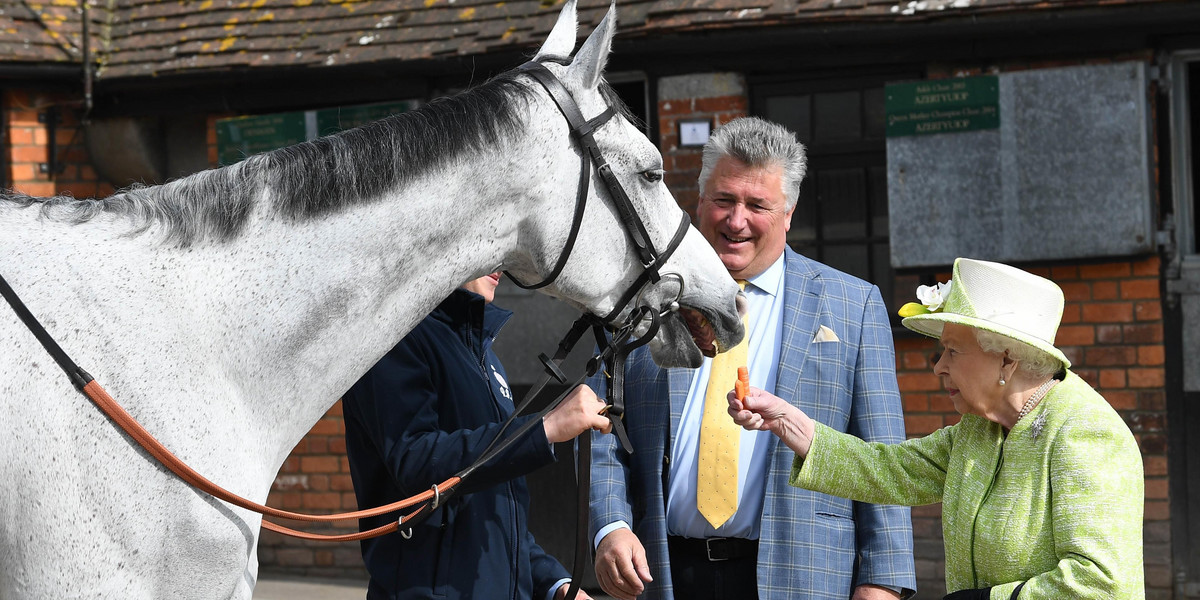 Elżbieta II uwielbia konie