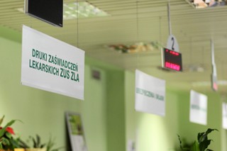 Wypłaty babciowego 'na szybcika'? ZUS odpiera zarzuty o nieprzygotowanie. Tyle osób zatrudni