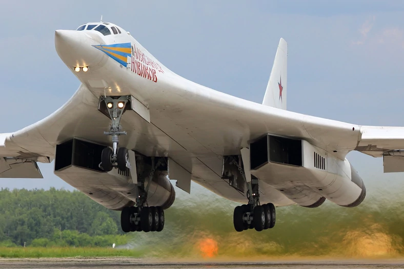 Tu-160