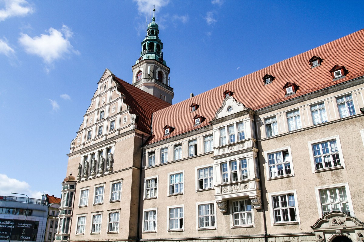 Polacy przeciwko zniesieniu dwukadencyjności w samorządach