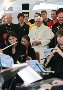 GERMANY-POPE-WYD-SHIP-MUSIC