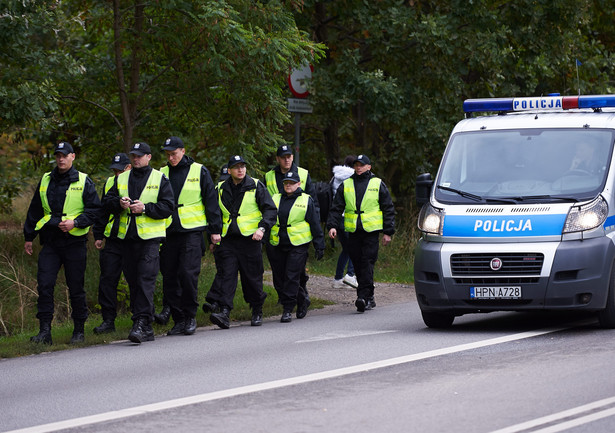 Policja przeszukująca w pasie nadmorskim w Gdańsku śladów zaginięcia Iwony Wieczorek