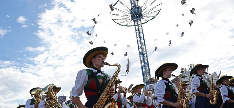 Wypadek kolejki górskiej pierwszego dnia Oktoberfestu. Są ranni