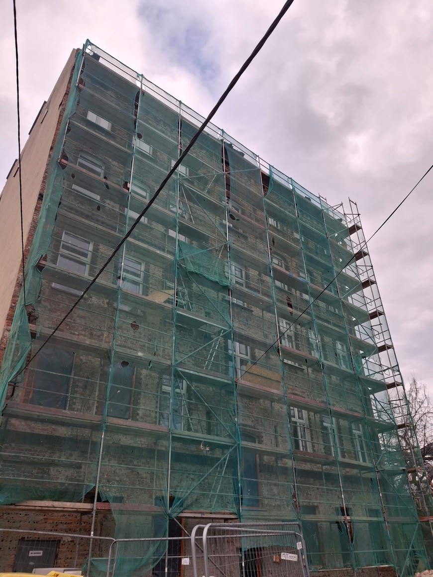 Prace na kamienicy przy ulicy Wysokiej już trwają