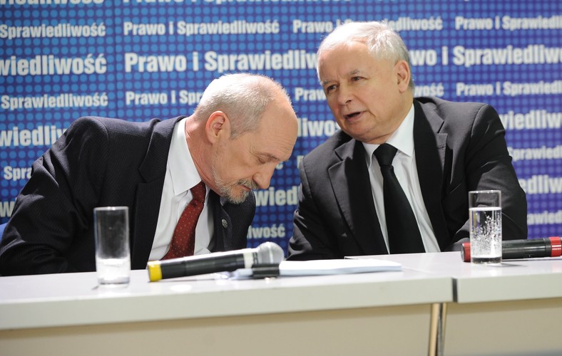 Jarosław Kaczyński i Antoni Macierewicz w 2011 r.